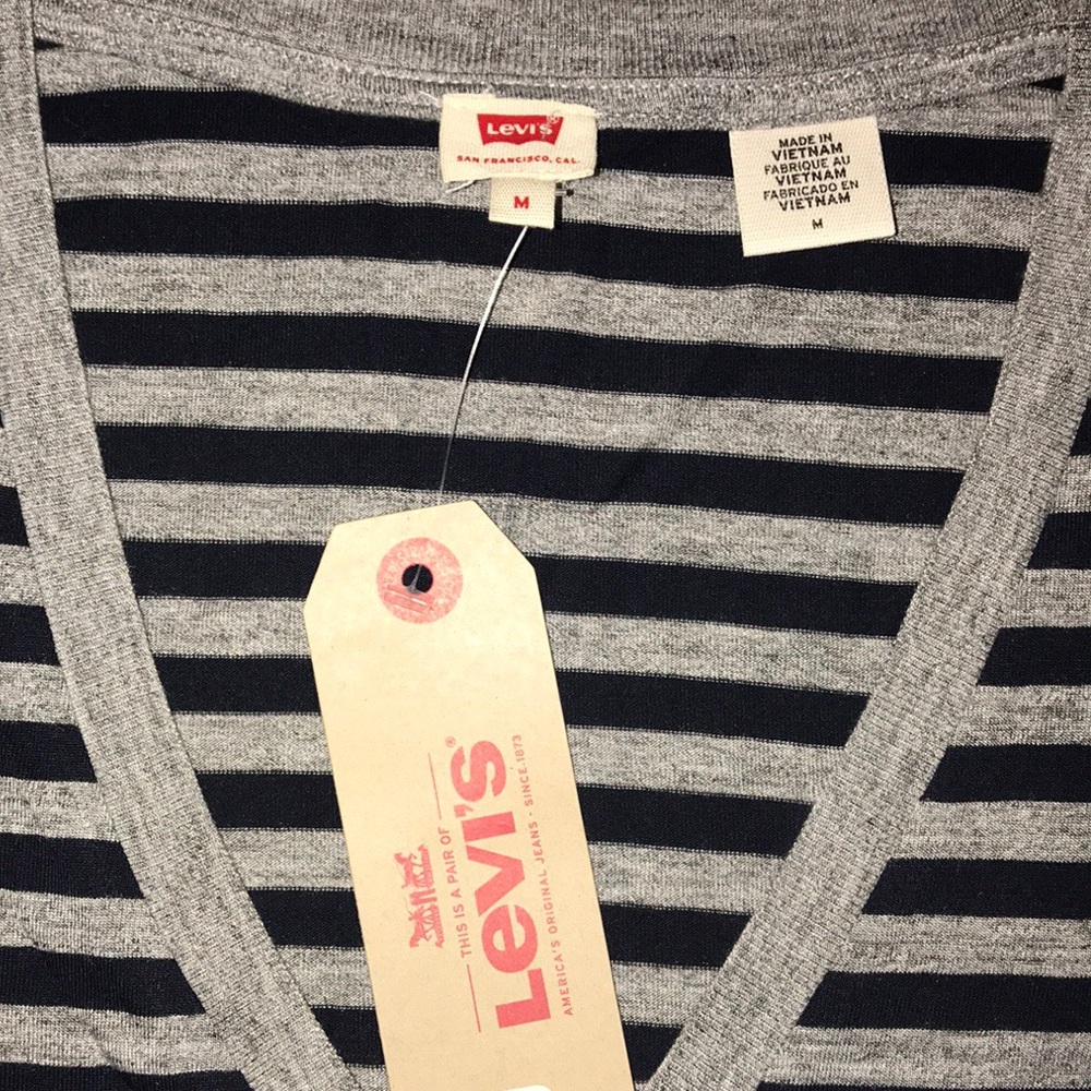 NWT Levi’s super soft striped t-shirt